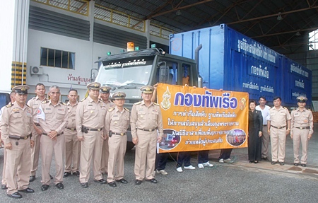 Navy officers and representatives of the Princess Pa Foundation are proud to be able to help their fellow Thais in a time of need.